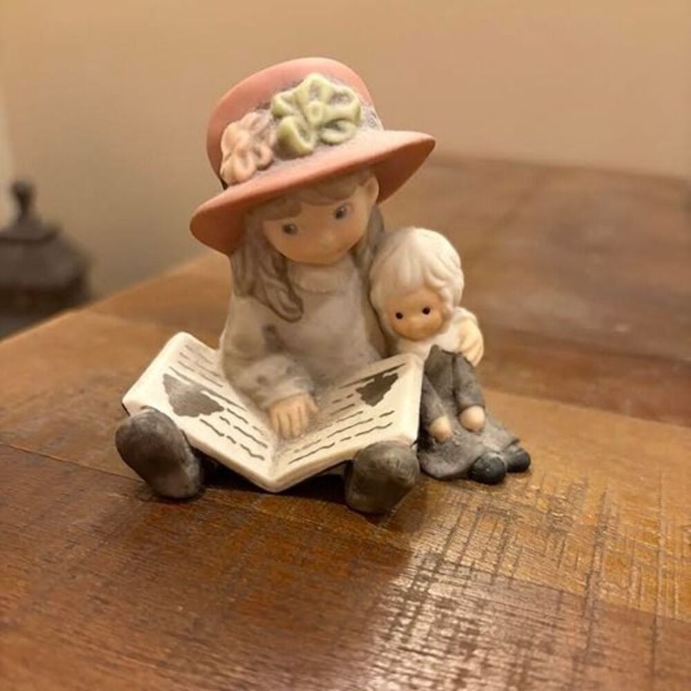 Kim Anderson Sharing Our Stories Figurine